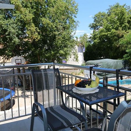 Apartments Maric-Hlapa Соліне Екстер'єр фото