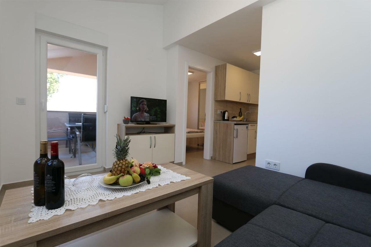 Apartments Maric-Hlapa Соліне Екстер'єр фото