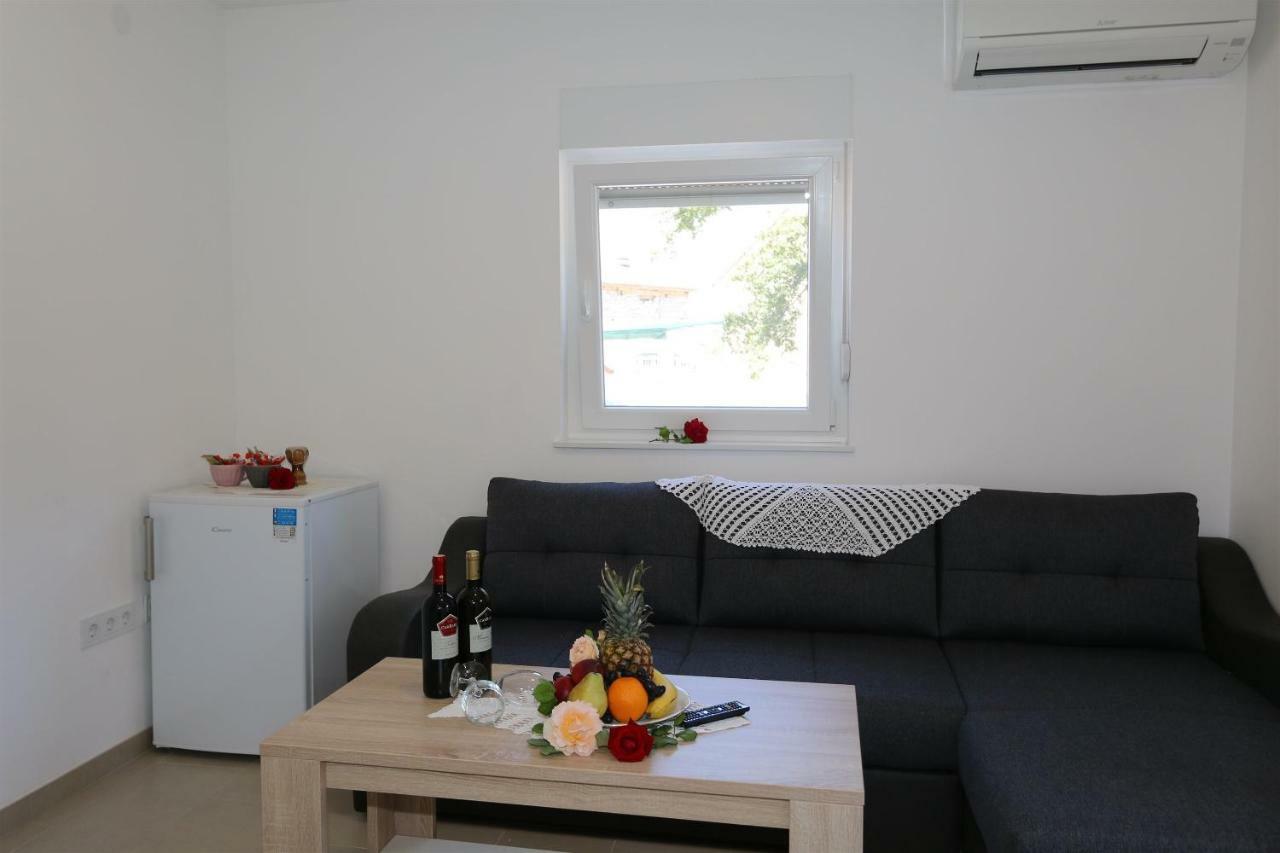 Apartments Maric-Hlapa Соліне Екстер'єр фото