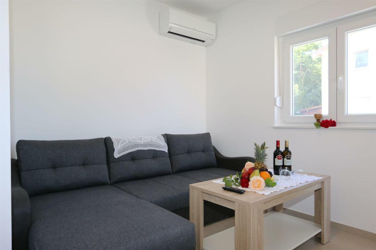 Apartments Maric-Hlapa Соліне Екстер'єр фото