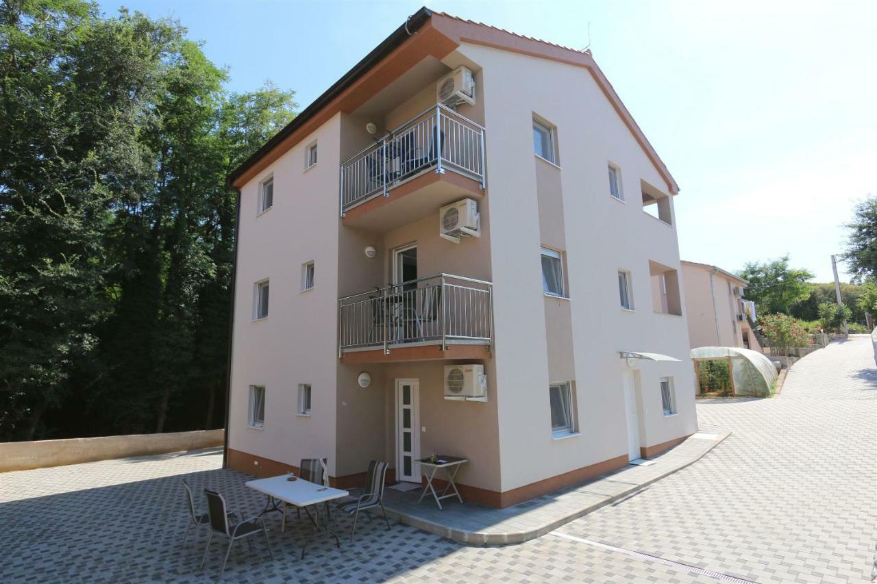 Apartments Maric-Hlapa Соліне Екстер'єр фото