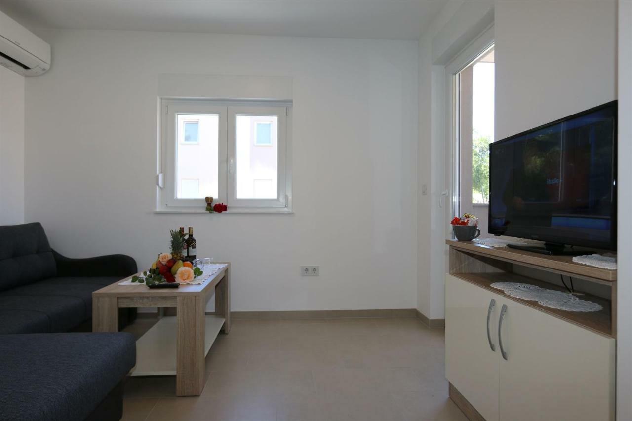 Apartments Maric-Hlapa Соліне Екстер'єр фото