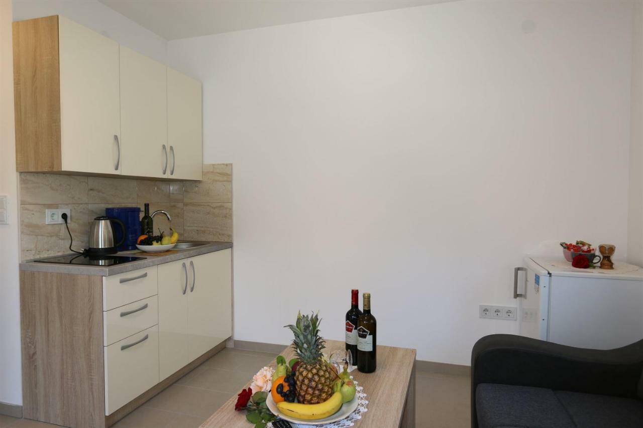 Apartments Maric-Hlapa Соліне Екстер'єр фото