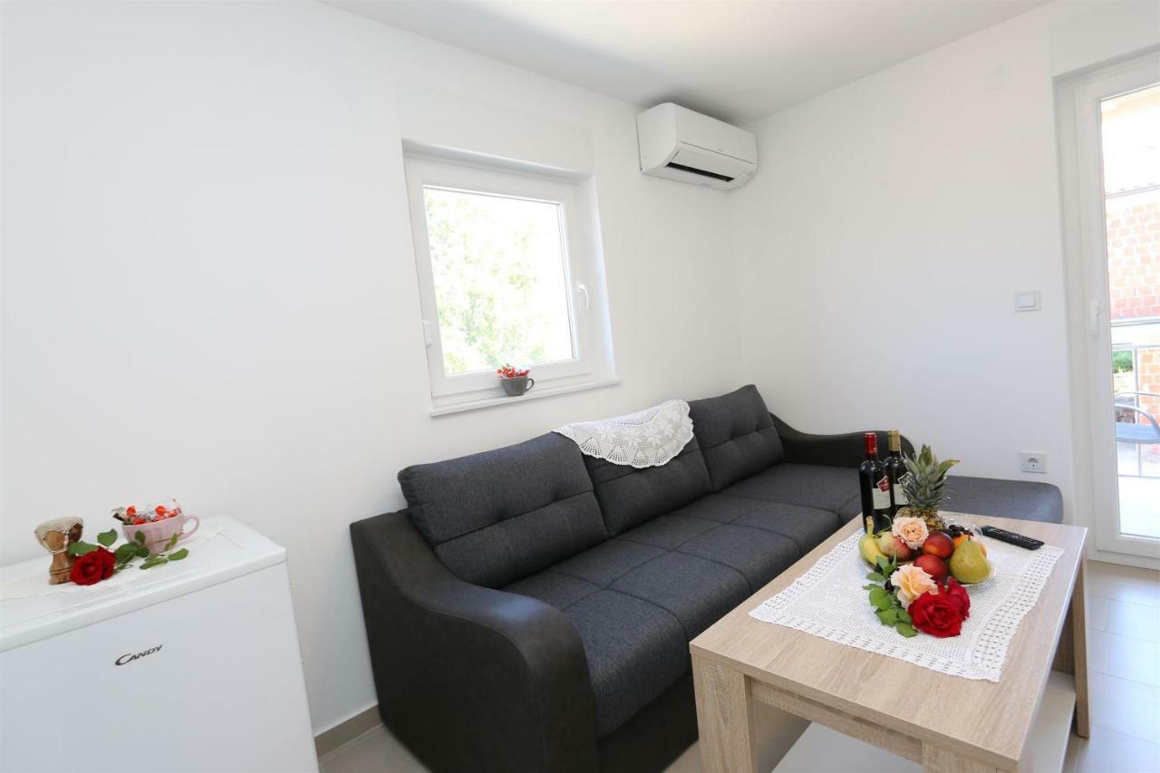 Apartments Maric-Hlapa Соліне Екстер'єр фото